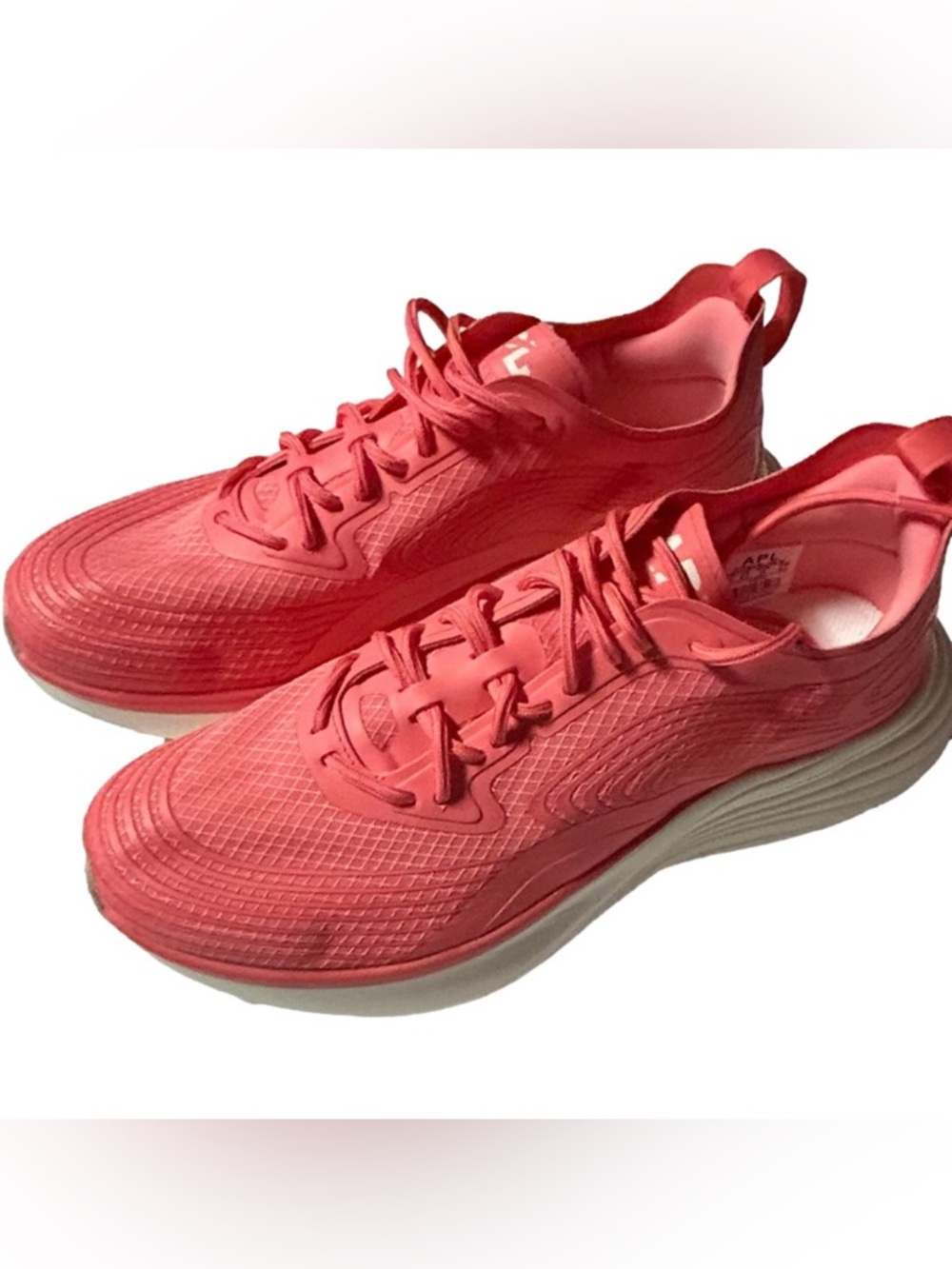 APL Women’s Streamline Sneakers Coral Size 7 New